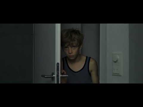 Buenas noches, mamá - Tráiler