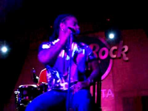 Sevendust Lajon Witherspoon &daughter