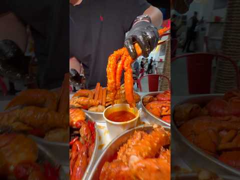 Could you finish this MASSIVE SEAFOOD BOIL? #seafoodboil #foodchallenge