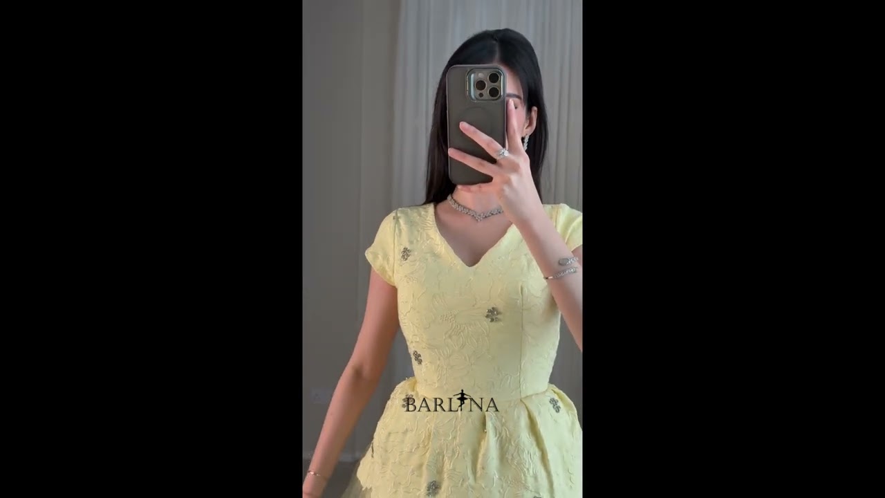 A soft dress with an embroidered bodice - XXL - yellow