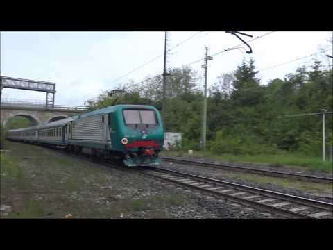 REGIONALE VELOCE IN TRANSITO A VICOFORTE S.MICHELE (CN) DOM. 19 - 5 - 2019