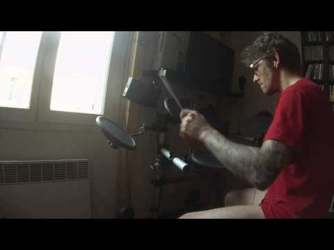 320 bpm hands 4/4 alternating 8th and 16th notes