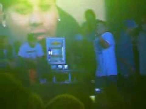 Cuartos: Mc Ensílabas vs Carlitos - Red Bull Batalla de los Gallos 2013 Perú