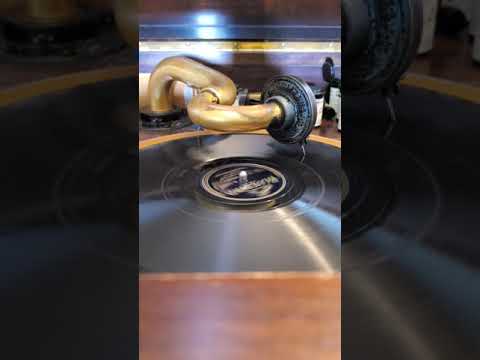 Wail Of The Winds (Theme Song) - Red Nichols and his Orchestra  Bluebird Records #10408