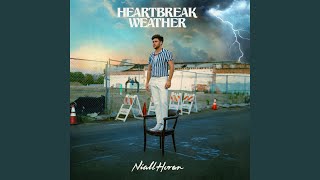 Kadr z teledysku Heartbreak Weather tekst piosenki Niall Horan