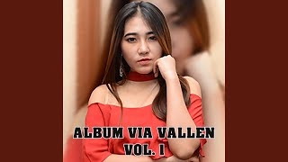 Download lagu Kelayung Layung mp3 Download lagu Kelayung Layung mp3