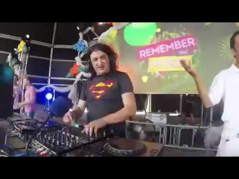 José coll sesión Remember Medusa Beach Club Festival.