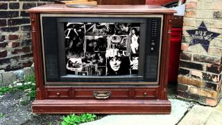 Comet Gain – Carry On Living (from Realistes)