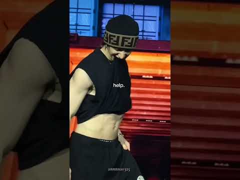 damn bangchan!😋#kpop #bangchan #abs #chan #straykids #skz #stay #concert #fyp #viral #meme #kpopmeme