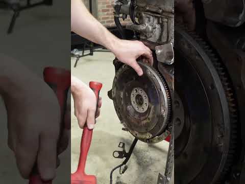 BMW E34 M5 Clutch Disc, Pressure Plate and Flywheel #shorts #bmw #cars #automotive #diy #clutch