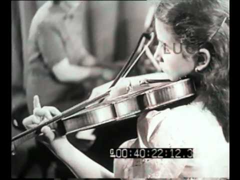 Bologna Esibizione di una violinista dodicenne