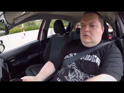 Mama Łukasza nie zdała egzaminu, czy on obroni honor rodziny? [Nauka jazdy]