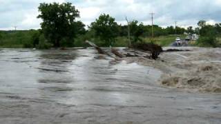 preview picture of video 'South Llano Flood at Flat Rock (2)'