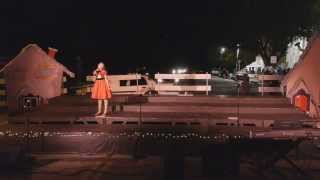 Emily - Simply Having A Wonderful Christmas Time