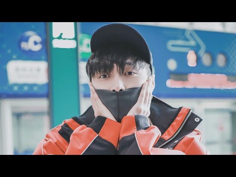 180702 EXO Lay Back to Seoul from China