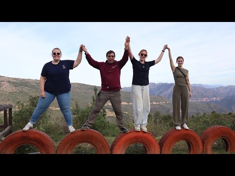 DISFRUTANDO UN ENCUENTRO DE AMISTAD Y SOLIDARIDAD EN VILLA SERRANO.