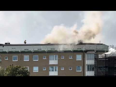 2025-08-26 Brand på tak Göteborg, Högsbo, Skäpplandsgatan 10-12-14