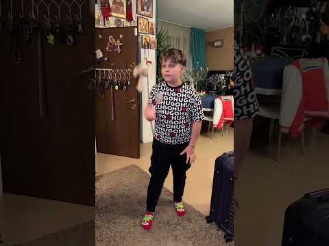 Cine este cel mai bun la trick-uri cu KENDAMA?