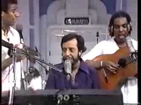 Mas Que Nada  - Jorge Ben Jor, Sérgio Mendes, Gilberto Gil