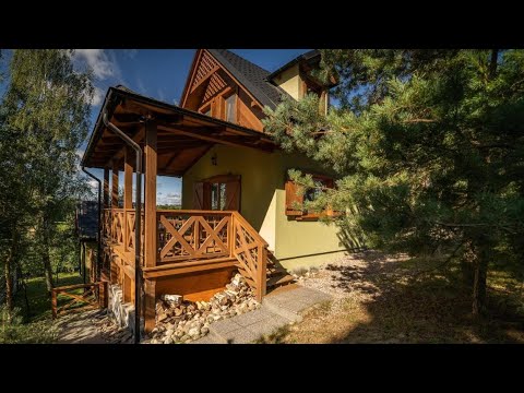 Zielony Domek na skarpie, Raduń, Poland