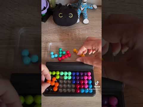 Smart Games IQ Puzzler Pro Level 19