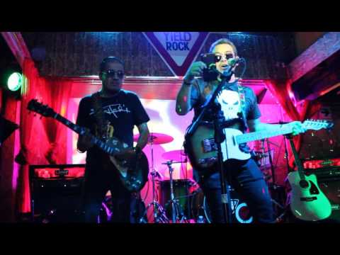 Kiss on my List - Inside Rock