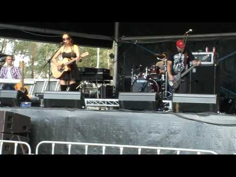 Amber Cashel - Wavering Heights (Live @ The Garden Party, 13th March 2010)