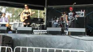 Amber Cashel - Wavering Heights (Live @ The Garden Party, 13th March 2010)