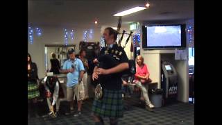 preview picture of video '2014 Post Brigadoon  Duelling Pipers'