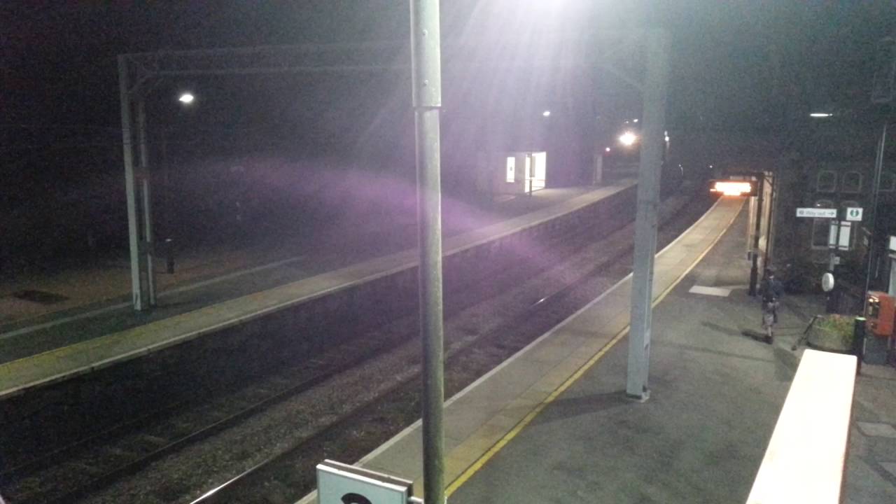 Late Night Pendolino on the curve at Stone 16.9.16