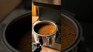 ماكينة اسبريسو منزلية مع صانعة رغوة الحليب 850 واط RE-6-020