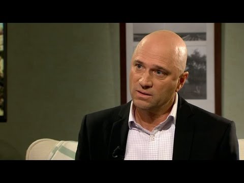 Kritik mot barnläkare som slåss för diagnosen Shaken baby syndrome - Malou Efter tio (TV4)