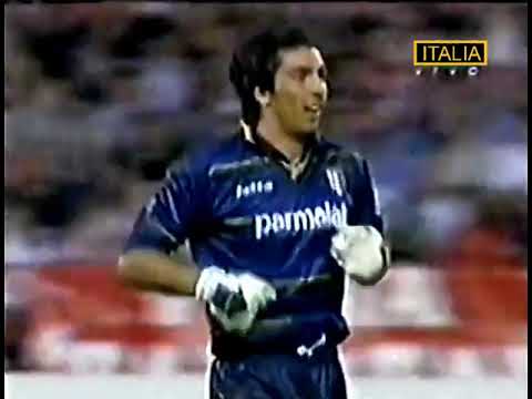 Gianluigi Buffon vs Atletico Madrid (U-cup Semi-Final 1st leg) away 1998/99