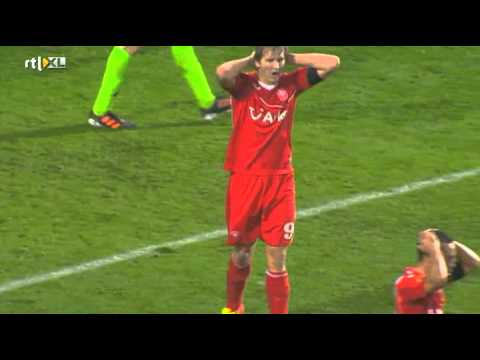 VI - Flowers On The Wall 03.12.11 .mov