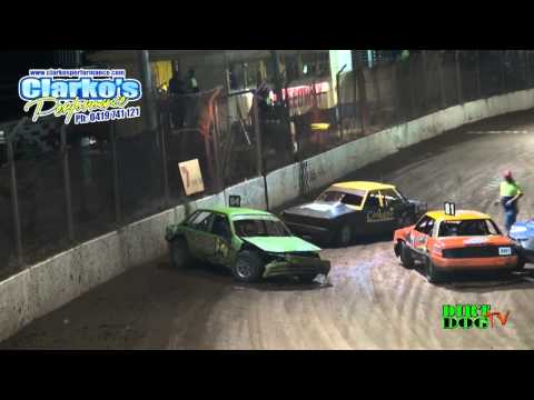Modified Production: Mick Shelford Massive Crash - Maryborough Speedway