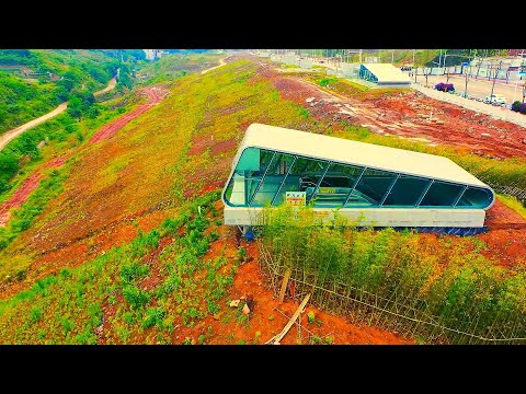 Uma certa paisagem na China | Estação de metrô Chongqing
