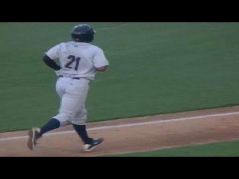 RiverDogs' de Oleo hits two-run blast