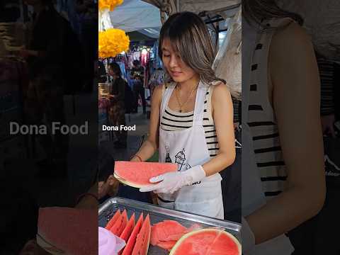 $1 Fresh Fruit Juice! Watermelon Shake Served By Beautiful Thai Lady