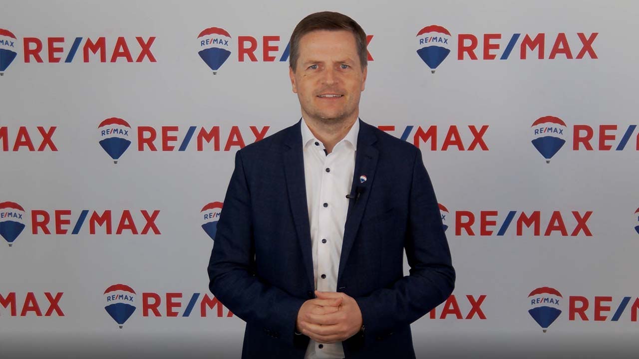 RE/MAX auch 2021 die klare Nummer 1 - Geschäftsführer von RE/MAX Austria, Bernhard Reikersdorfer, MBA über den Immobiliengesamtmarkt 2021