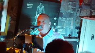 Shane Moore singing Tuam Beat and how's your mammy