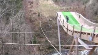 preview picture of video 'Gavan's bungee jump April 2010'
