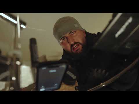 RAQI - SHAKE IT (Official Video)