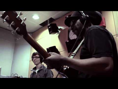 Earl Tutu feat. Donald D & Dynamax : : Rastanaut Jam