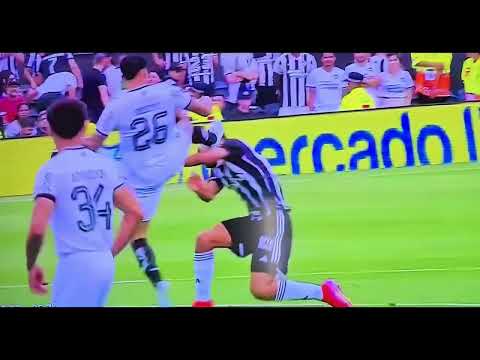 La Patada de Expulsión en la Final de la Copa Libertadores!