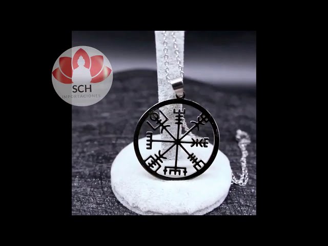 Vídeo relacionado con FaithHeart Colgante Vegvisir colgante brujula vikinga acero inoxidable Aegishjalmur Runas Celtas Colgante Hombre Medalla Compás Nórdica Joyería amuleto nordico Regalo Padres