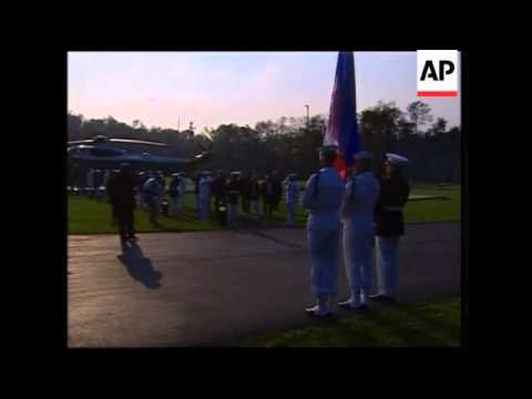 Putin arrives at Camp David, meets Bush