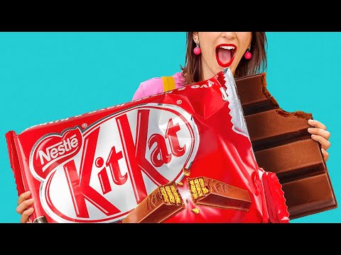 GIANT vs TINY FOOD FOR 24 HOURS!最後に退場した者が勝つ!ミニチュアキャンディをDIYしよう！123 GO!チャレンジ (GIANT vs TINY FOOD FOR 24 HOURS! Last To LEAVE Wins! DIY Miniature Candy!Pranks by 123 GO! CHALLENGE)