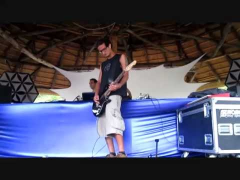 California Sunshine vs Twina  Ozora 2010 Live on stage