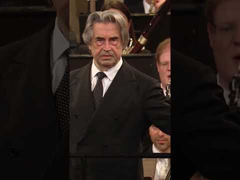The iconic 2025 New Year's Concert, conducted by the legendary Maestro Riccardo Muti 👏