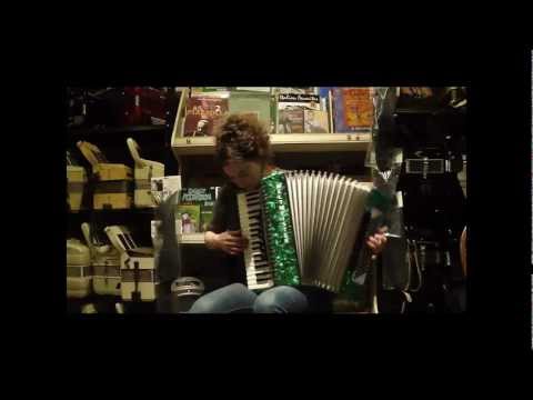 WELTOPALGN - Green Weltmeister Opal Piano Accordion LMM 37 96 $2999